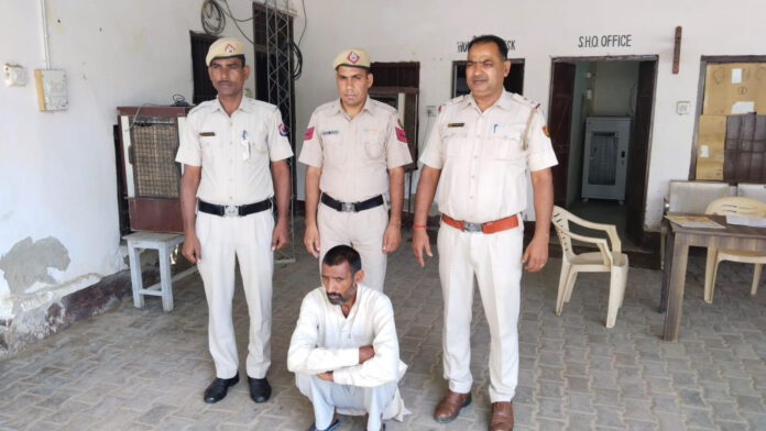 पुलिस गिरफ्त में आरोपी