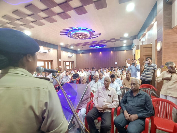 महेंद्रगढ़ में आयोजित हुई पुलिस की पाठशाला,साइबर क्राइम और नशे के प्रति लोगों को किया जागरूक