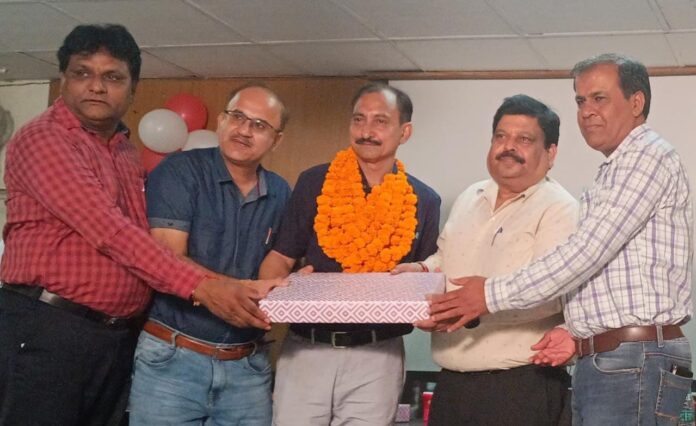 Narendra Mehta retires after 37 years of service at Panipat Thermal Plant