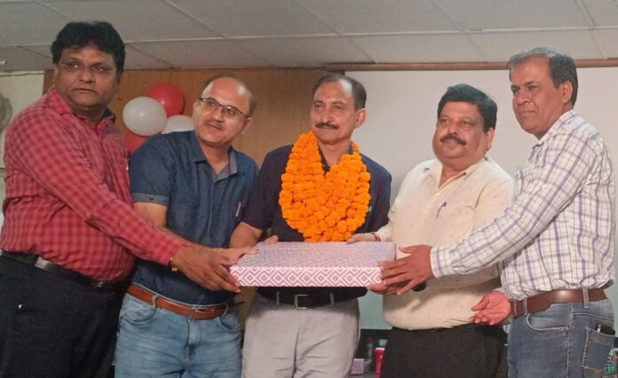 Narendra Mehta retires after 37 years of service at Panipat Thermal Plant