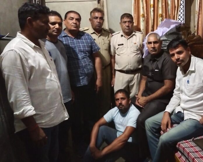 एंटी नारकोटिक सैल पुलिस की गिरफ्त में नशा तस्कर।