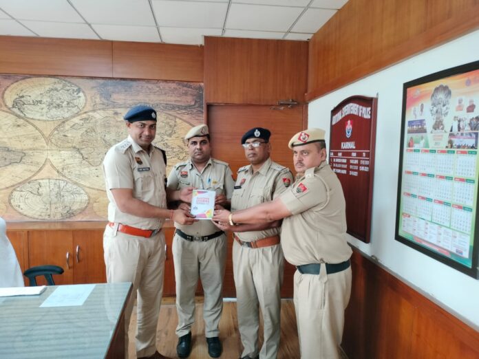 Honored the policemen posted on Dial 112