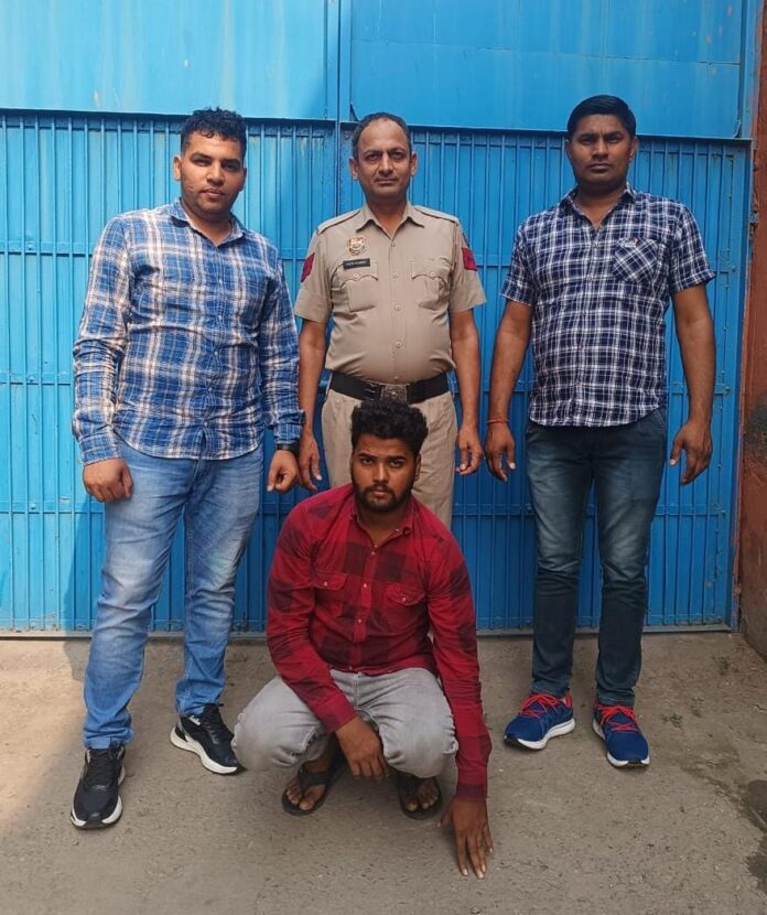 UP resident youth arrested with illegal country made pistol