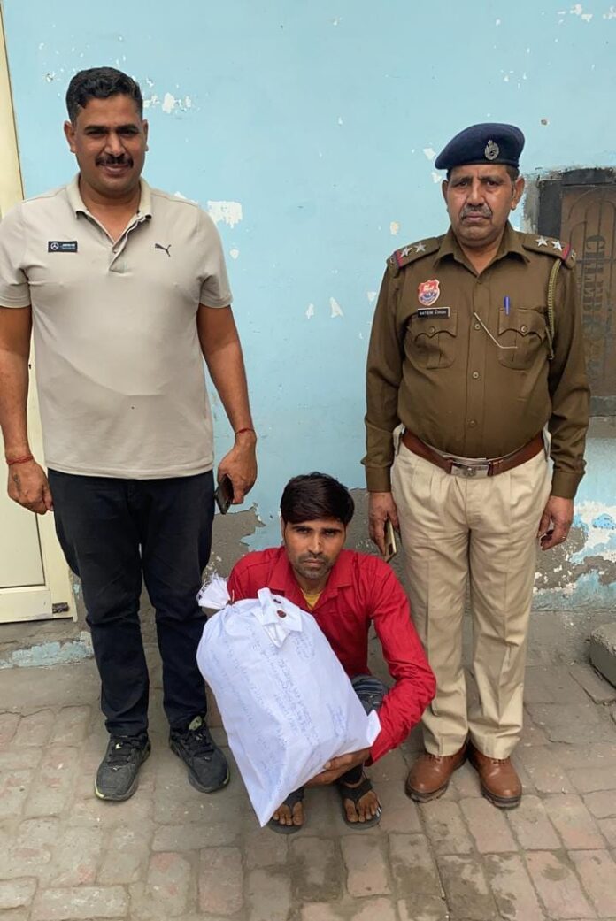 Drug smuggler arrested with 4 kg 700 grams ganja leaves