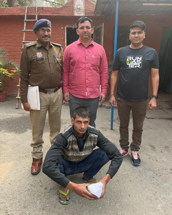 Drug smuggler arrested with 35 grams of smack