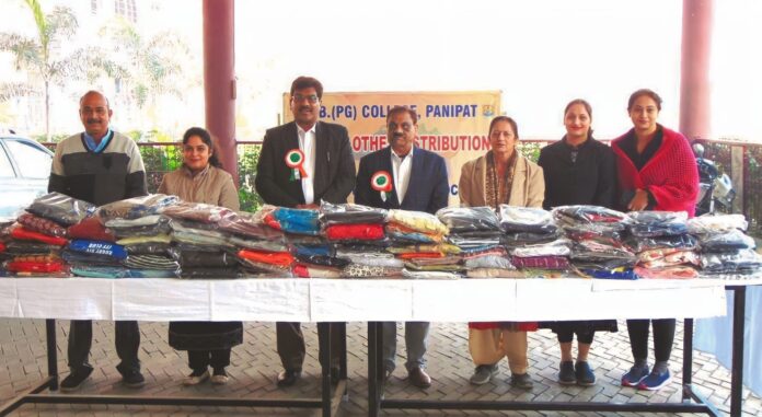 Sanskarshala Club organized clothes distribution program in I.B College