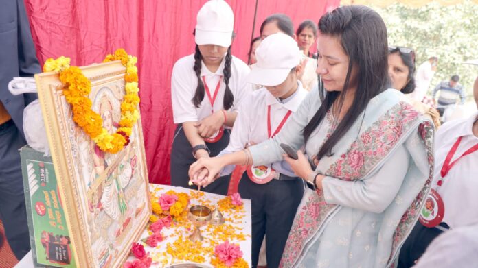 मेगा कम्युनिटी कार्यक्रम का शुभारंभ करती उपायुक्त मोनिका गुप्ता।