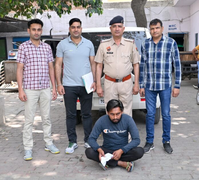 Accused arrested with illegal country made pistol