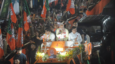PM is on his visit to West Bengal today too, did a roadshow in Kolkata yesterday, huge crowd gathered PM Modi 29 May Shedule