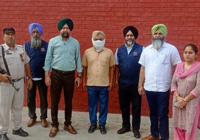 Punjab Breaking News : विजीलैंस ब्यूरो ने हवलदार को 5,000 रुपये रिश्वत लेते हुए किया गिरफ्तार