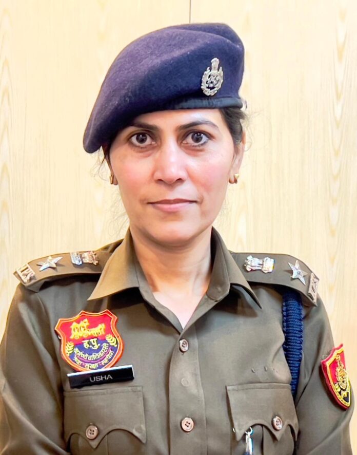 Police will take strict action against people drinking and serving liquor near liquor vends.