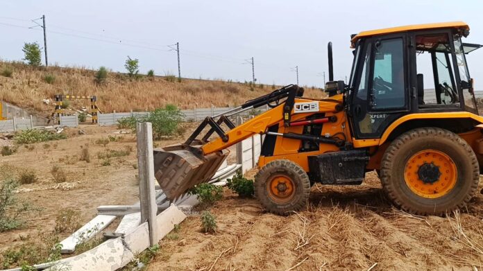 DTP's yellow paw runs on illegal colony in Mahindergarh road