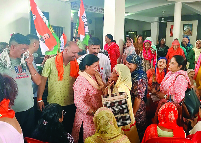 मेरा कोई बिजनेस नी, मैं लोकां बिच ही रहना, तुहाड़े कम कराने : कमलेश ठाकुर