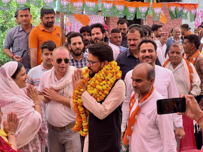 Himachal News : कांग्रेस ने सदा देहरा के विकास में लगाया अड़ंगा : अनुराग ठाकुर