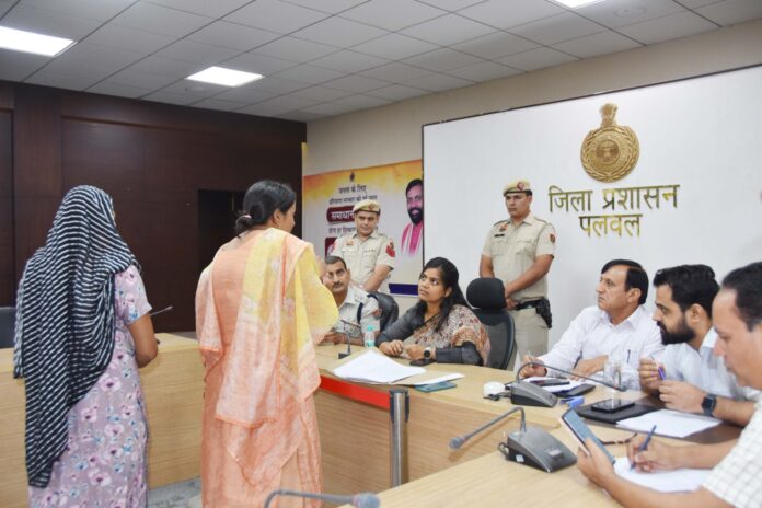 Officers should resolve complaints soon: Neha Singh