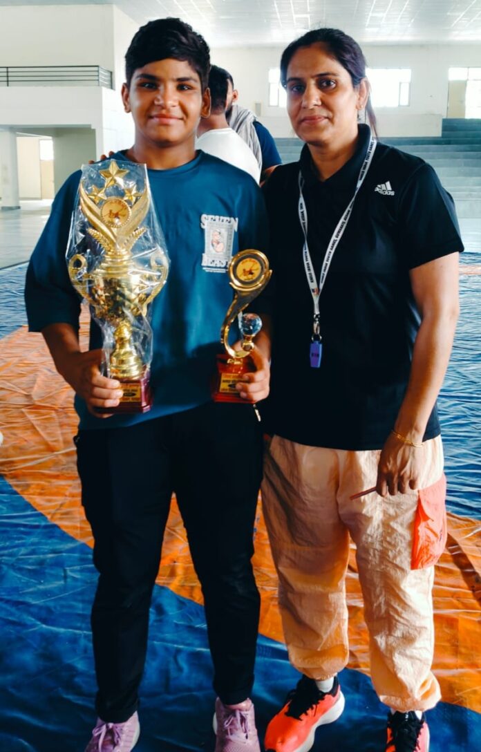 manisha-became-district-kumari-in-district-level-wrestling-competition