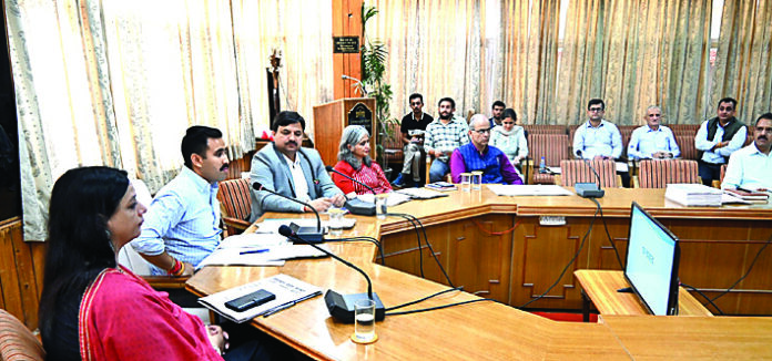 प्रभावित परिवारों को पुनर्वास में दें प्राथमिकता : विक्रमादित्य सिंह 