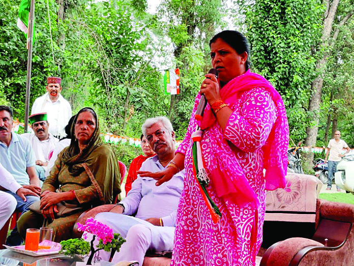 भाजपा ने जनता पर उपचुनाव थोपा : कमलेश ठाकुर 
