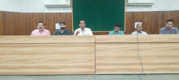 Ambala News : मतदाता सूचियों के संक्षिप्त पुनरीक्षण कार्यक्रम को लेकर उपायुक्त डॉ. शालीन ने की बैठक