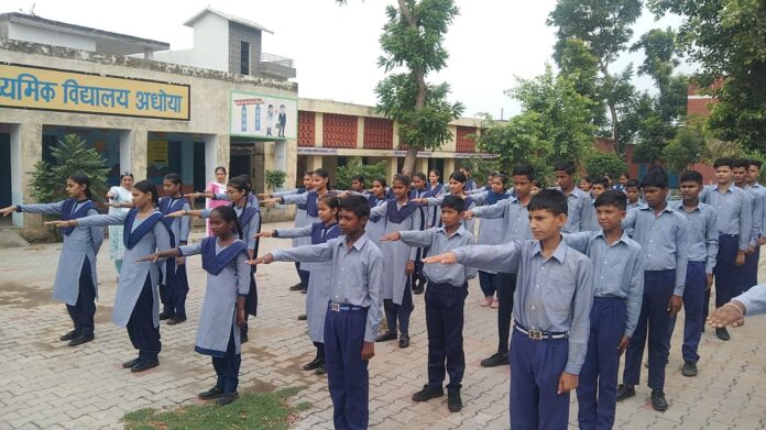 Barara News : स्कूली छात्रों को प्लास्टिक के दुष्परिणाम बताए