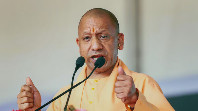 UP News : यूपी में स्लम में रहने वालों के लिए बनेगी बहुमंजिला इमारत, पार्किंग नियमावली बनेगी