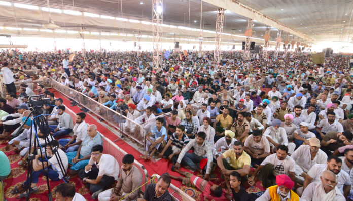 A huge crowd of devotees gathered for the Nam Charcha Satsang