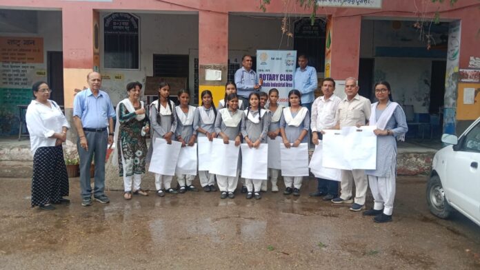 Ambala News : रोटरी कल्ब अंबाला इंडस्ट्रियल एरिया ने प्लास्टिक मुक्त अभियान का किया आयोजन