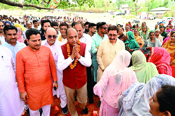 सीएम बताएं क्यों हो रहे हैं उपचुनाव : जयराम ठाकुर 