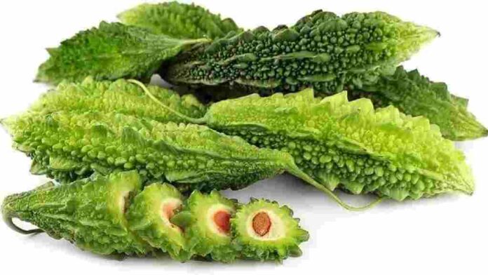 करेले के साथ भूलकर भी ना करें इन चीजों का सेवन