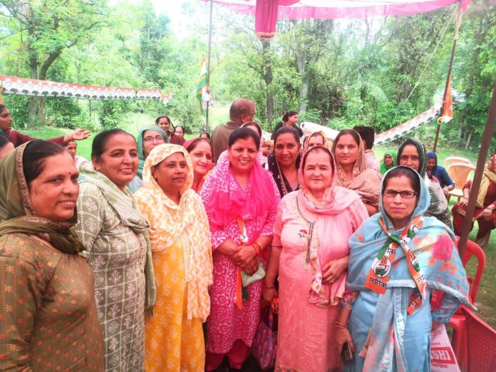 Himachal News : भाजपा ने जनता पर 100-150 करोड़ का बोझ डाला: कमलेश ठाकुर