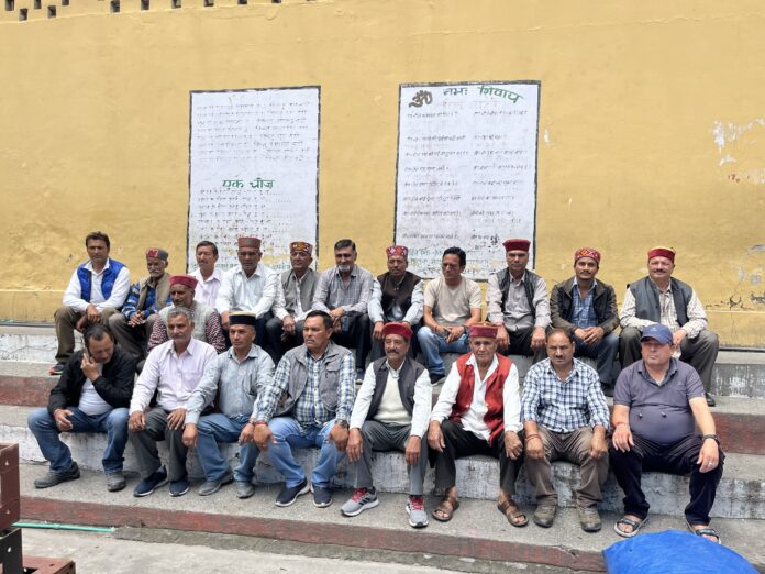 Himachal News : गौ तस्करी को लेकर देव समाज के प्रतिनिधियों का फूटा गुस्सा