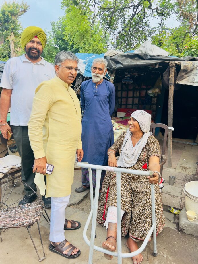 Went door to door and explained the schemes of BJP government: Madan Chauhan