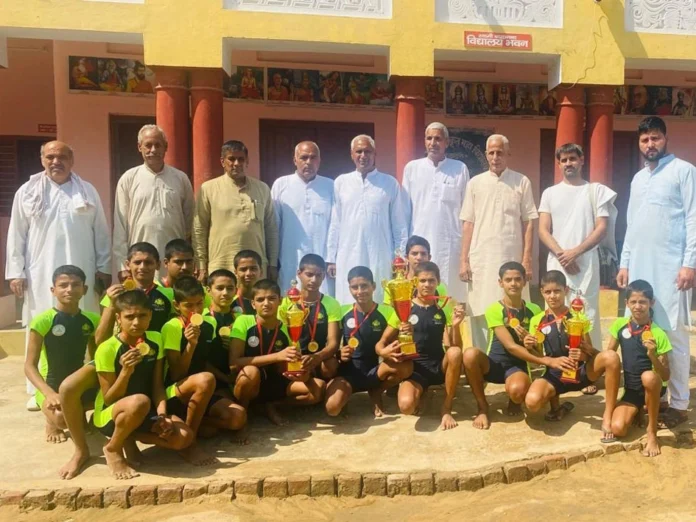 Children of Sanskrit Mahavidyalaya Gurukul got first position in Yogasana at the state level.