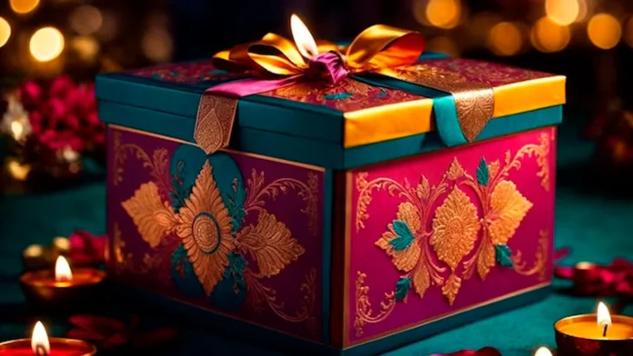 Dhanteras Gift For Girlfriend : धनतेरस पर प्रेमिका को क्या गिफ्ट दें?