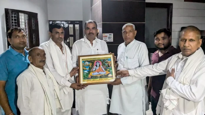 Jogi Samaj honored MLA by sinking the symbol of Guru Gorakhnath