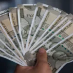8th Pay Commission Update : केंद्रीय कर्मचारी और पेंशनर्स को मिलेगा लाभ , सैलरी में 12,000 रुपये की होगी बढ़ोतरी