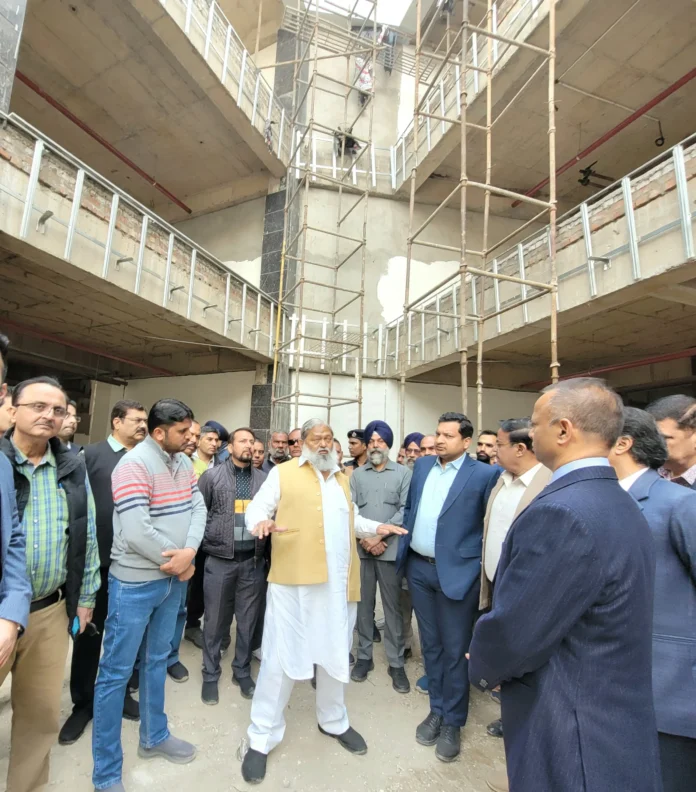 Ambala News : बैंक स्क्वेयर कम शापिंग मॉल बिल्डिंग हरियाणा की सबसे बेहतरीन बिल्डिंग होगी : मंत्री अनिल विज