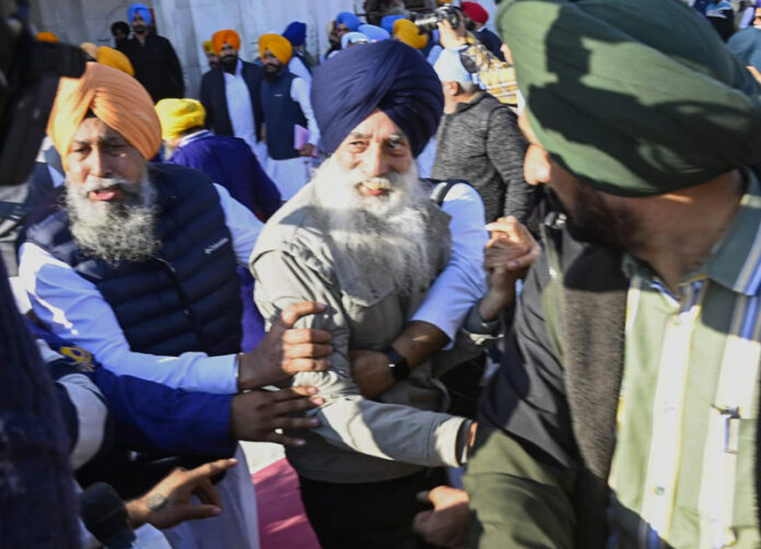 Punjab Breaking News : सुखबीर के हमलावर नारायण चौड़ा के घर पुलिस की रेड
