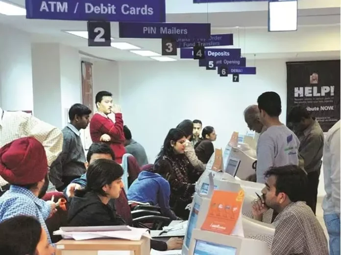Bank And Post Office Account : बैंक खाता या डाकघर खाता कोनसा ज़्यादा फ़ायदेमंद
