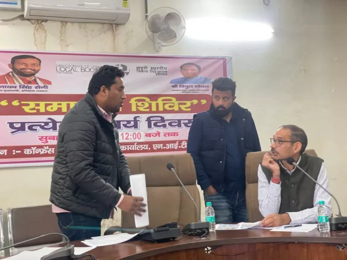 Faridabad News : जॉइंट कमिश्नर गजेंद्र सिंह ने सुनी समाधान शिविर में शिकायते