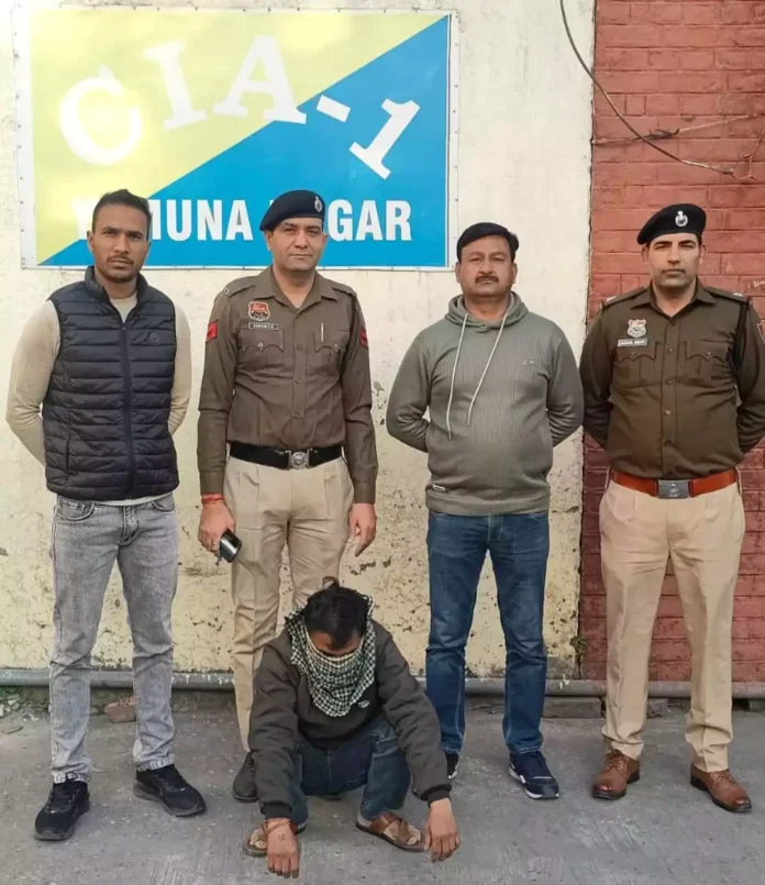 अपराध शाखा -1 की टीम ने एक चोर को गिरफ्तार कर चोरी का सामान किया बरामद