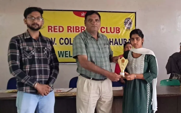 पोस्टर मेकिंग में अंशिका तो पेंटिंग में हर्षिता अव्वल