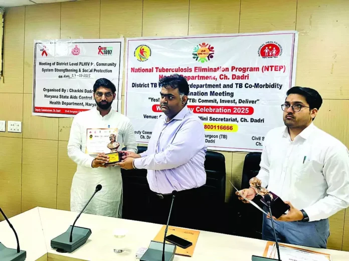 Deputy Commissioner honored TB free Gram Panchayats