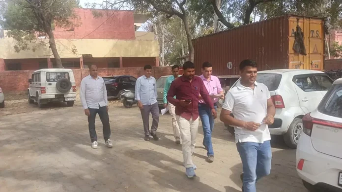 Jind News : खरेंटी में मीटर उखाडऩे गए बिजली कर्मचारियों के साथ मारपीट