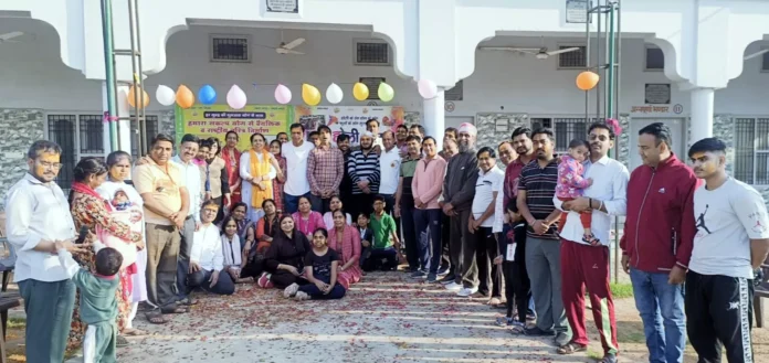 ऐलनाबाद क्षेत्र में रंग, गुलाल और फूलों से खेली गई होली