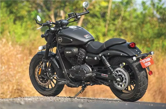 Keeway V302C एडवेंचर परफॉरमेंस के साथ ये भी बेहतरीन देखें ...