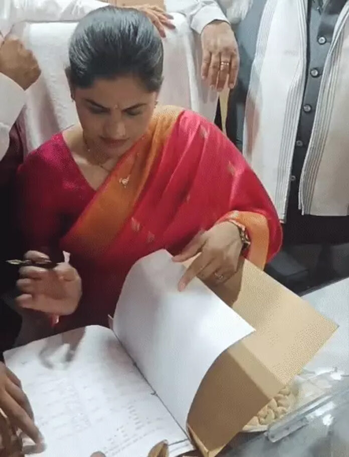 Panipat News: पानीपत की मेयर कोमल सैनी से संभाला पदभार
