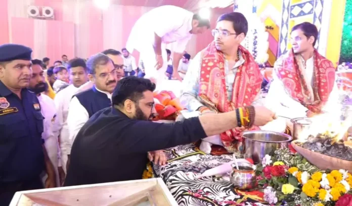 MP Kartikeya Sharma participated in a religious program called 'Ek Shaam Saawariya Ke Naam'