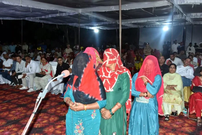 Jind News : दबलैन में जिला प्रशासन द्वारा किया गया रात्रि ठहराव