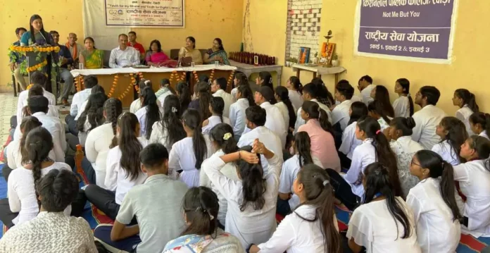 Rewari News : पंकज, कुशाग्र, मुस्कान, राधा, आरती व संजना को मिला सर्वश्रेष्ठ स्वयंसेवक का पुरस्कार